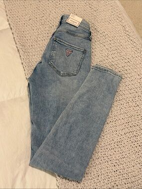 GUESS Women’s Light Blue Skinny Jeans